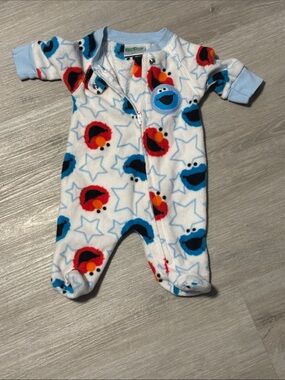Sesame Street 2010 Infant Sesame Street Fleece One-Piece Sleep & Play - Blue/Red